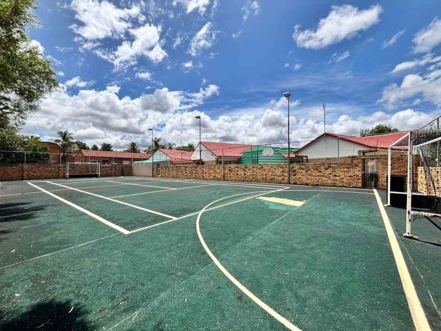 5 Bedroom Property for Sale in Flamwood North West